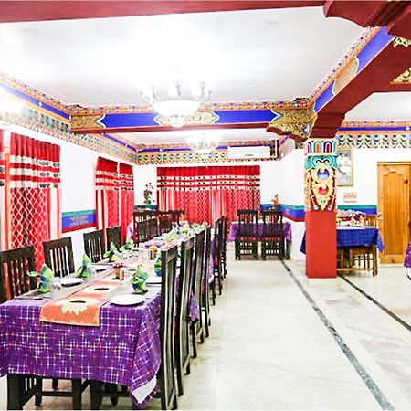 Hotel City Palace Leh Esterno foto