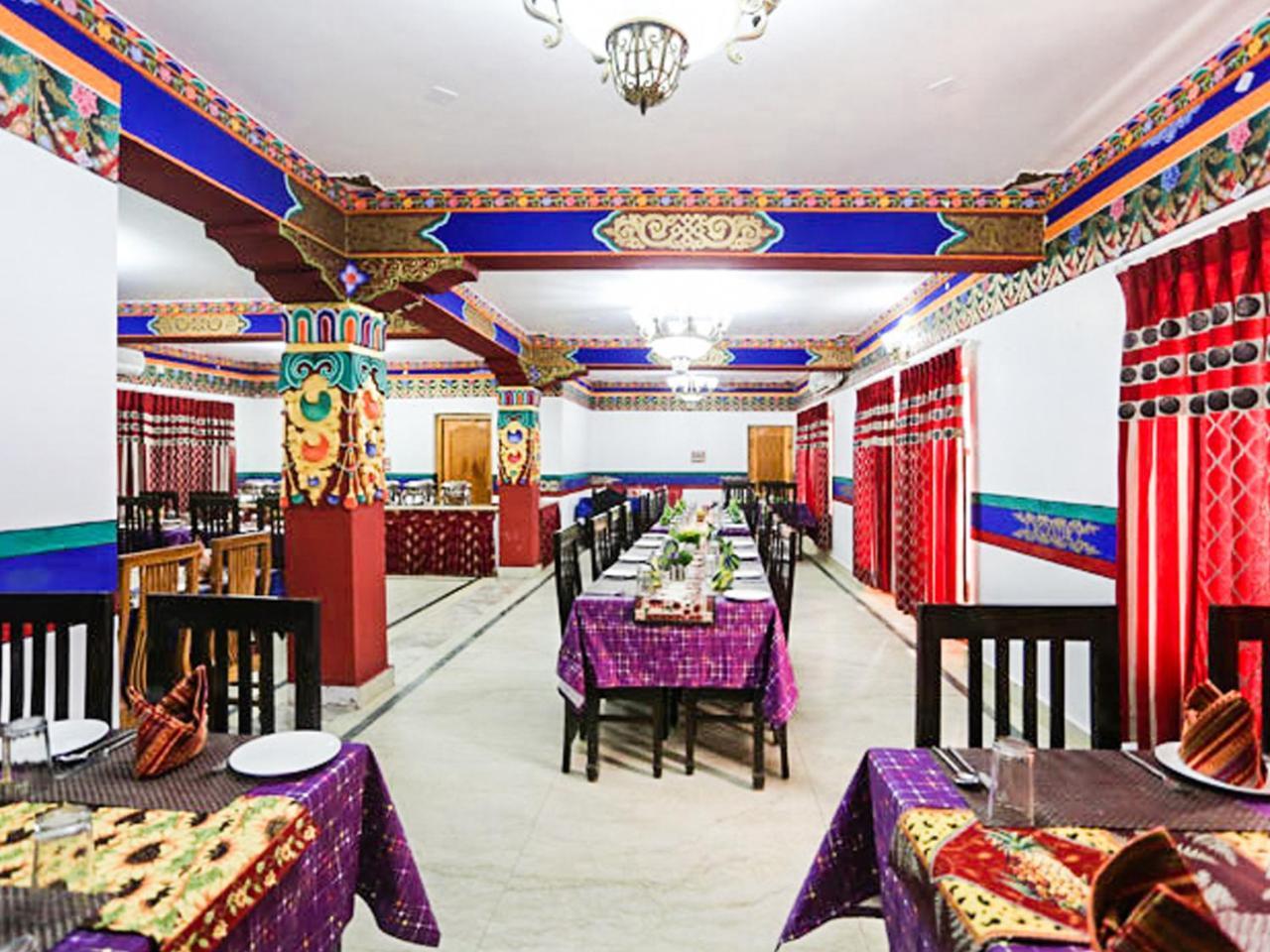 Hotel City Palace Leh Esterno foto
