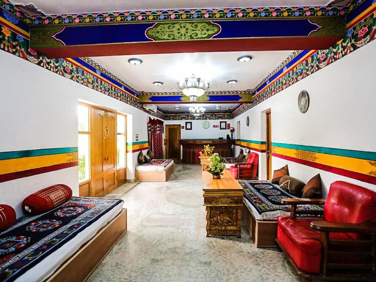 Hotel City Palace Leh Esterno foto