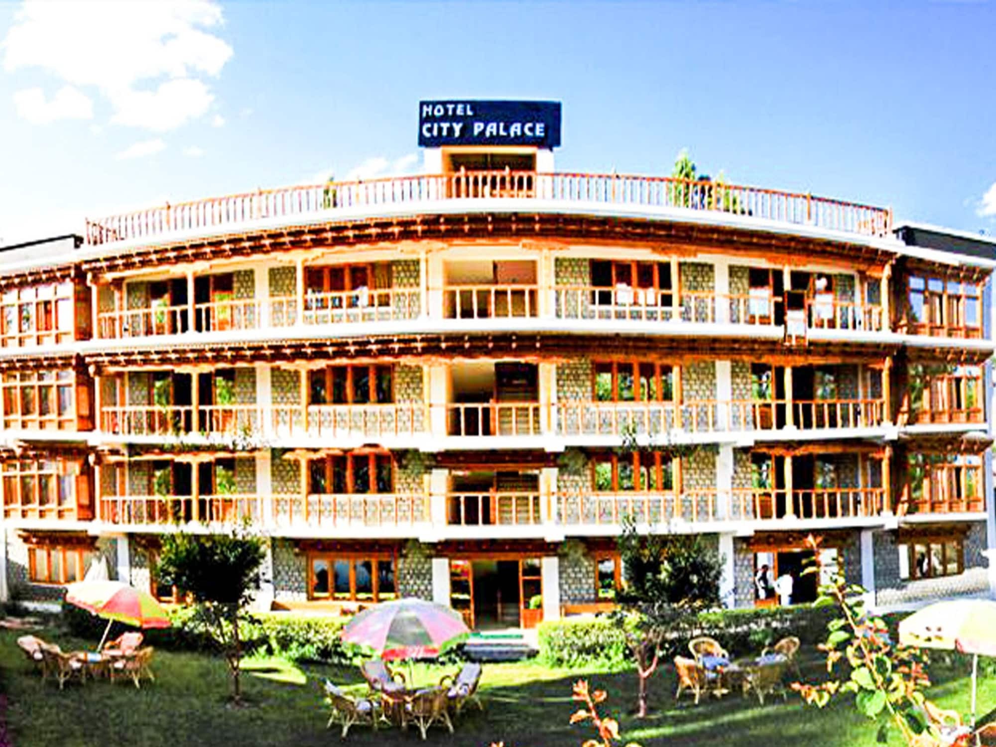 Hotel City Palace Leh Esterno foto